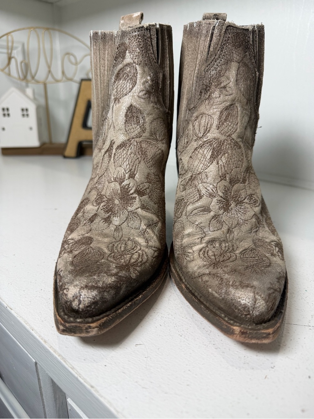 Liberty Black Women’s 8 Western Ankle Boots Floral Embossed Leather Booties - Picture 4 of 10